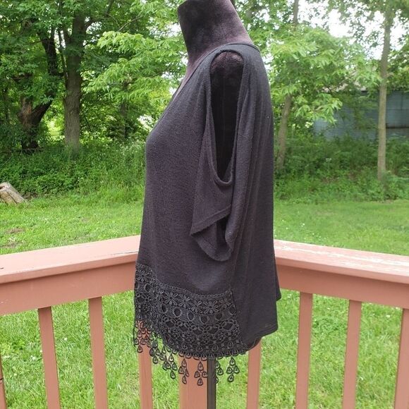 Francesca's Miami Boho Ladies Pullover Black Cold Shoulder Top with fringe Med - Picture 6 of 12